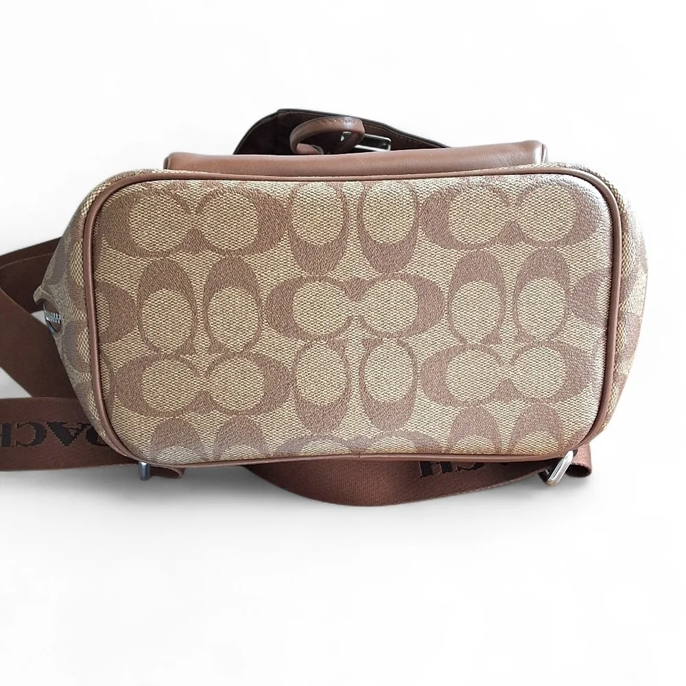 Coach Signature Sierra Drawstring Backpack Khaki/Saddle EUC